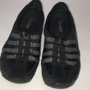 Skechers Women’s Black Slip On Athletic Shoe (C)